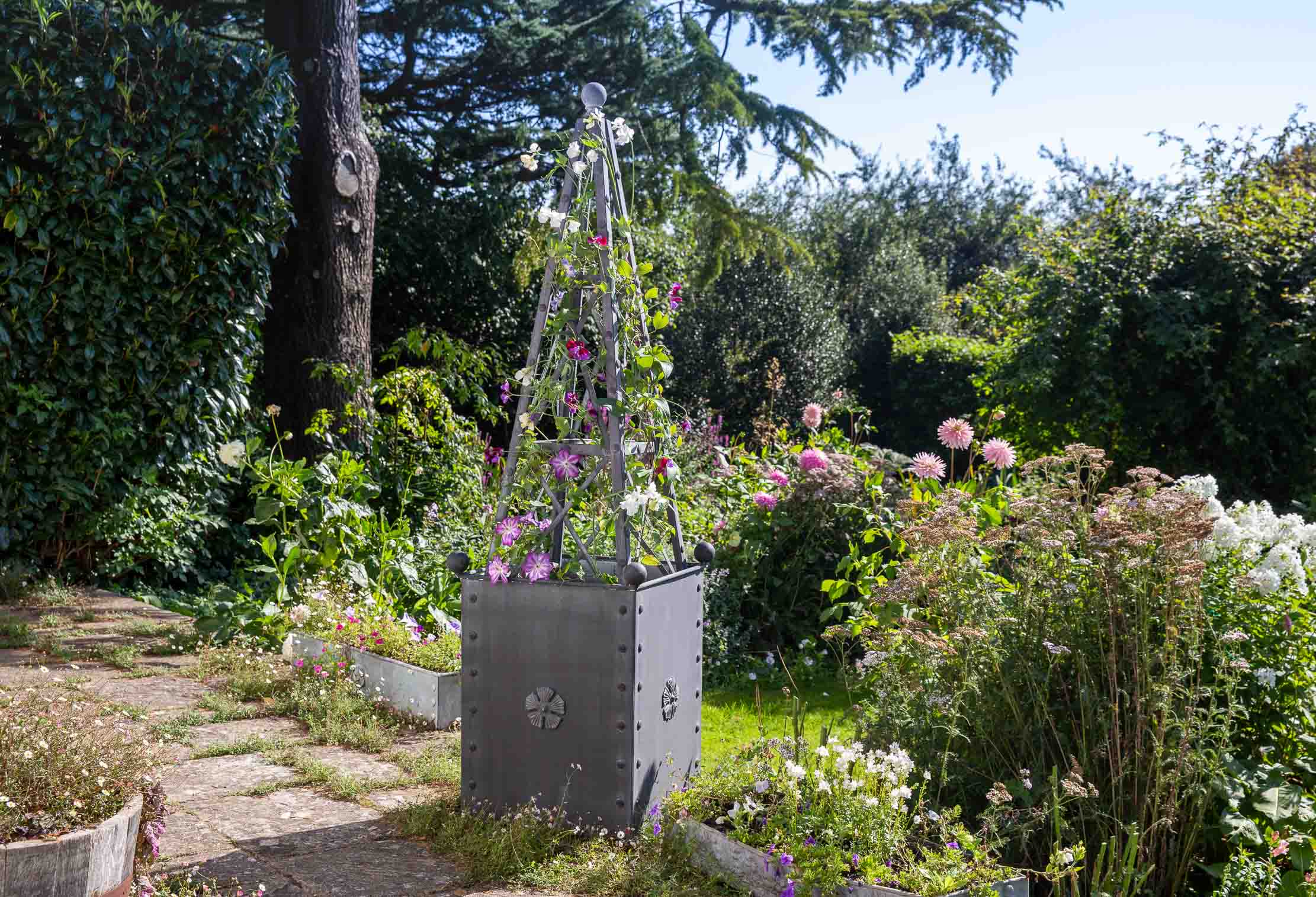 142cm Galvanised Steel Pyramid Obelisk - Tom's Yard