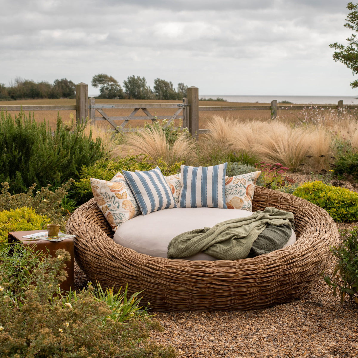 Hand-Woven British Willow Daybed - Tom's Yard