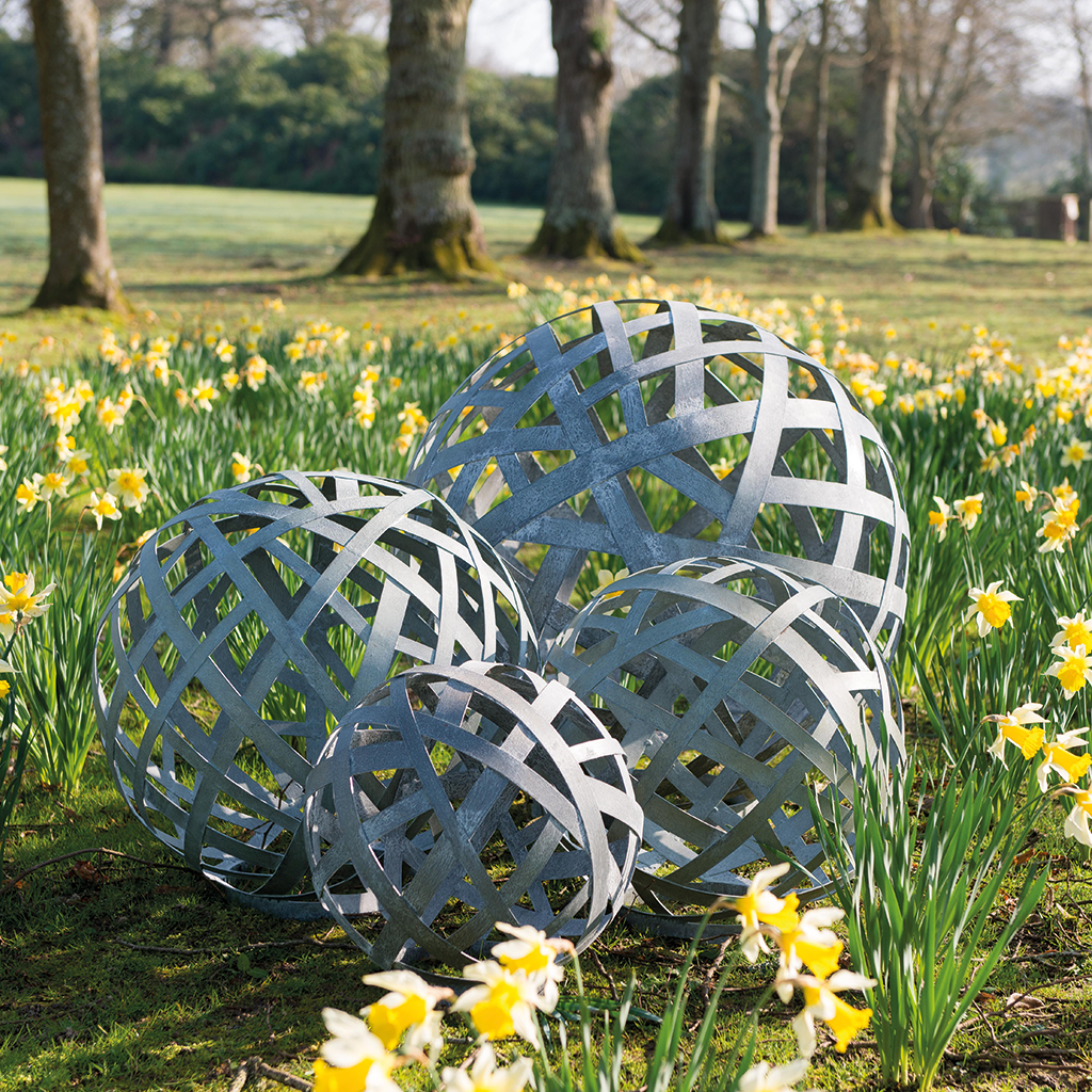 Handmade Galvanised Steel Lattice Balls - Tom's Yard