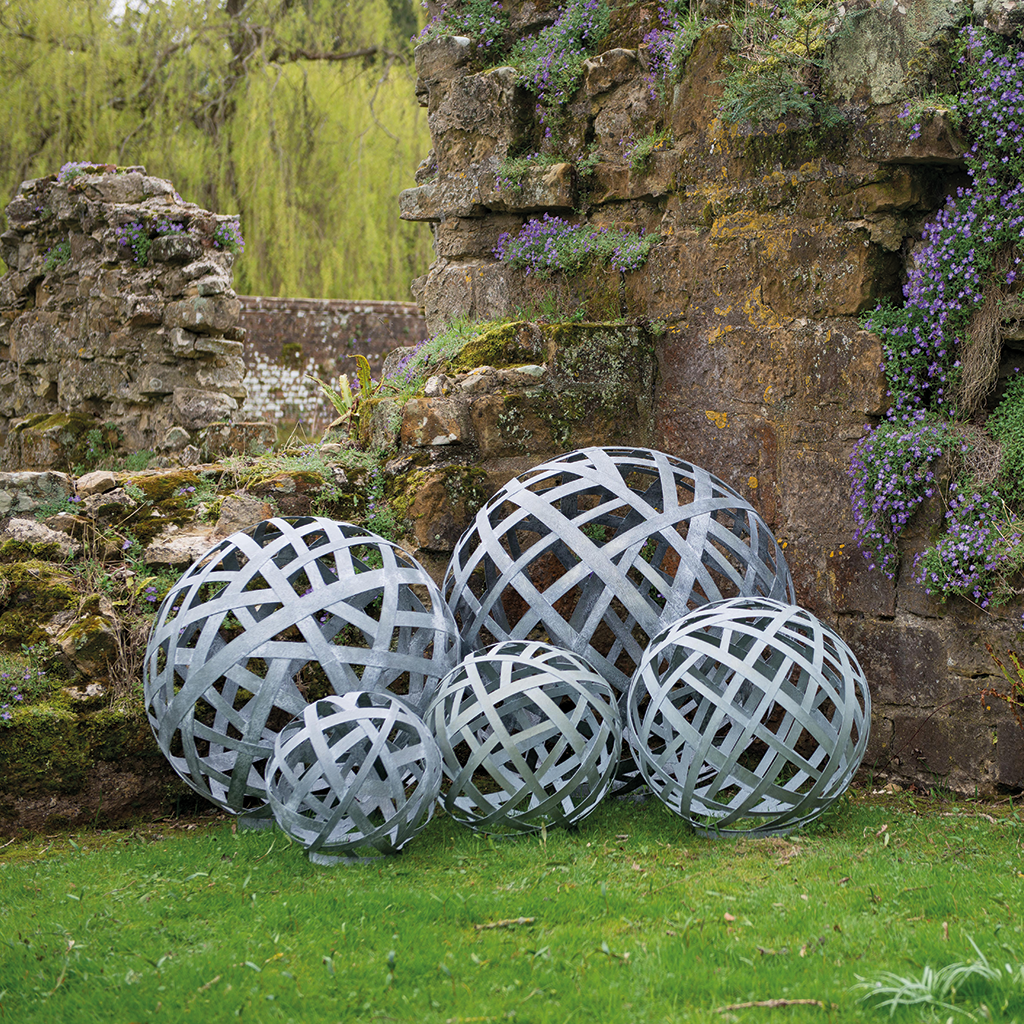 Handmade Galvanised Steel Lattice Balls - Tom's Yard