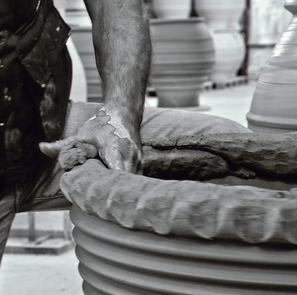 Knossos Cretan Terracotta Pot