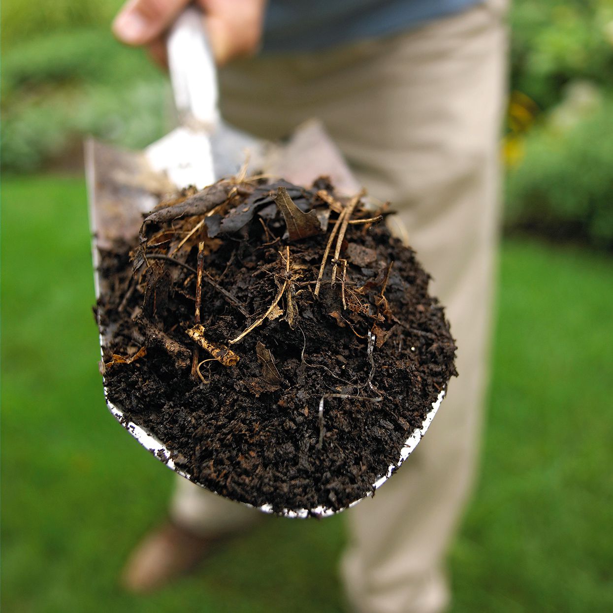 Container Compost Revival: Rejuvenate Pots for Autumn
