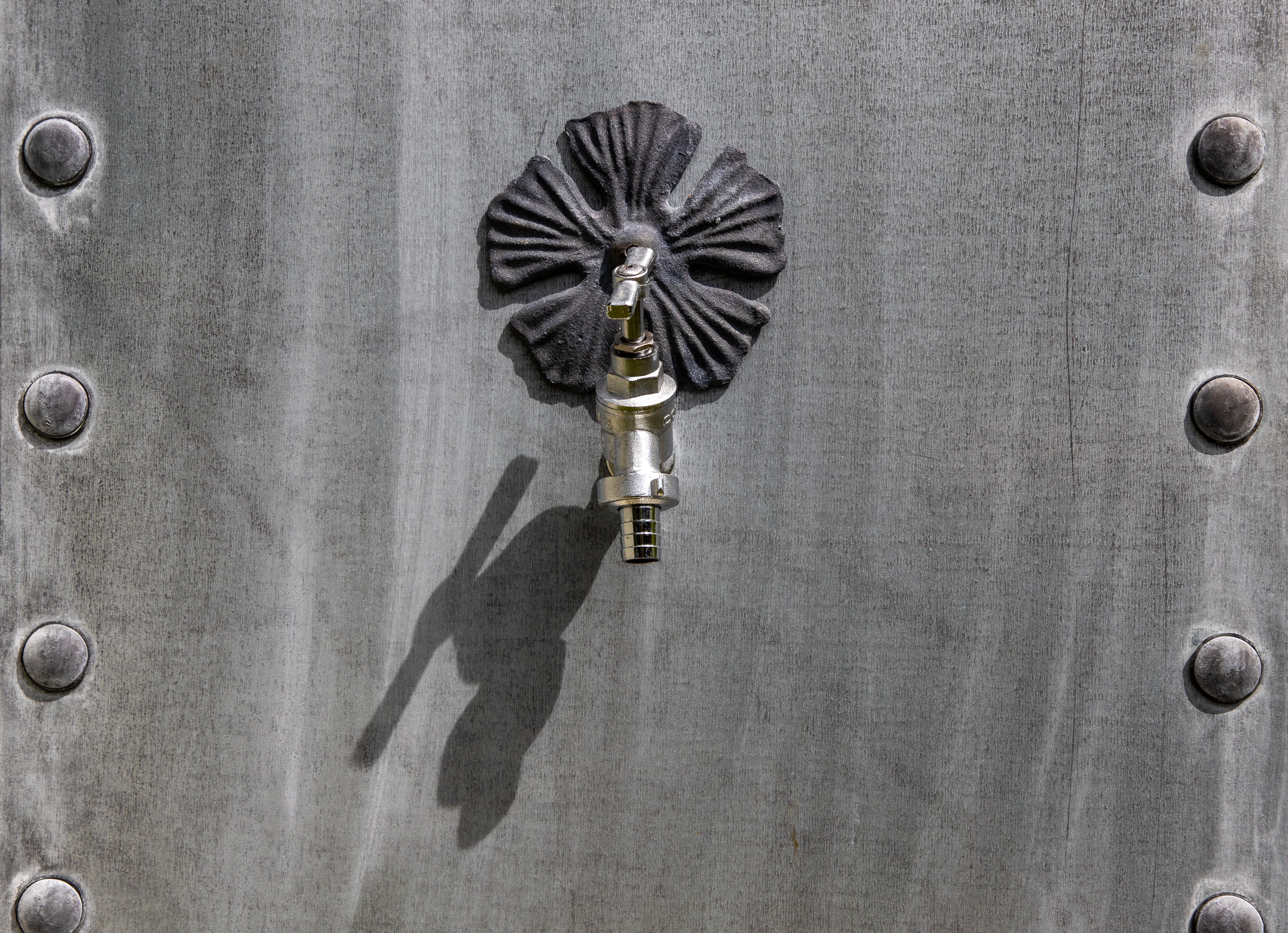 Traditional Galvanised Steel Water Butts - Tom's Yard